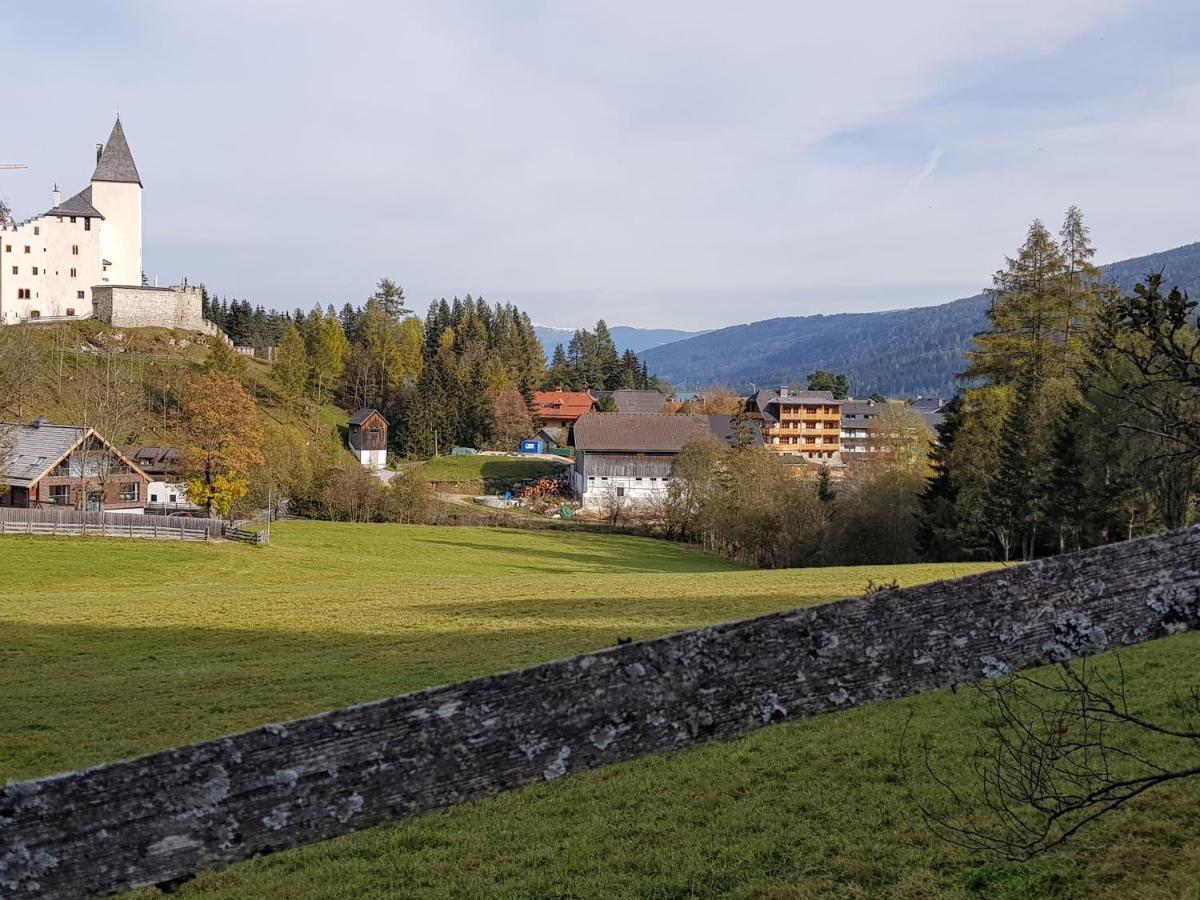 Burglodge Fischerkeusche Mauterndorf  Exterior foto